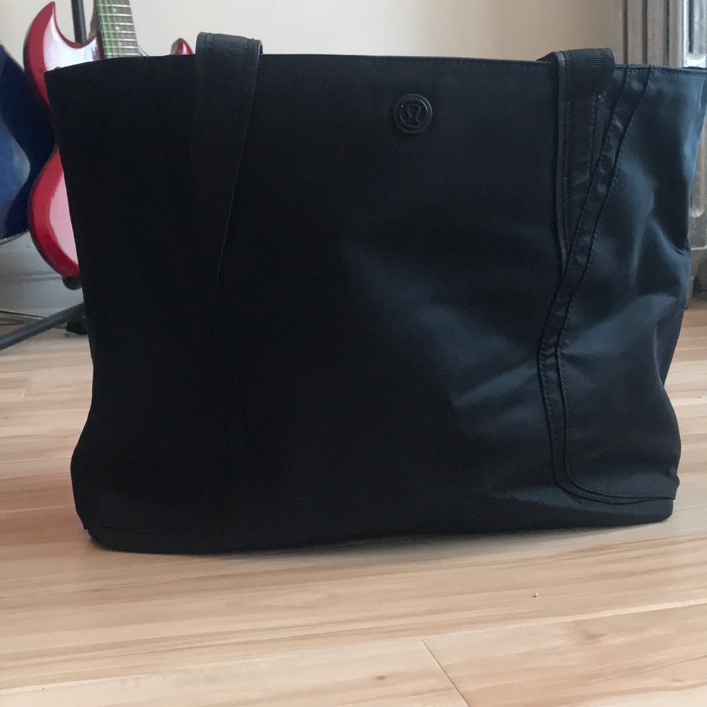 Lululemon tote bag